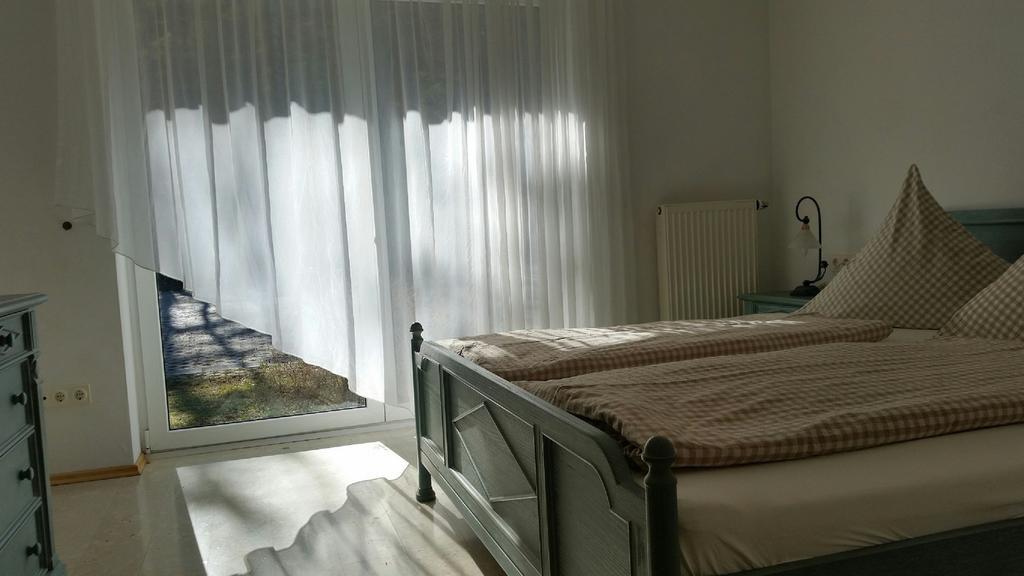 Hotel-Pension Haus Hubertus Weigendorf الغرفة الصورة